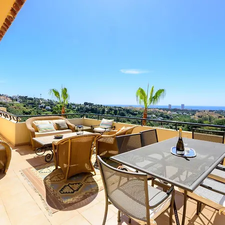 Elviria Hills Penthouse - Idyllic Golf & Sea View Oasis In Marbellac