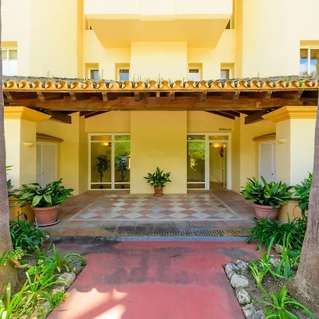 公寓 Elviria Hills Penthouse - Idyllic Golf & Sea View Oasis In *