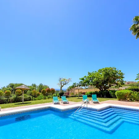 Elviria Hills Penthouse - Idyllic Golf & Sea View Oasis In Apartment Marbella