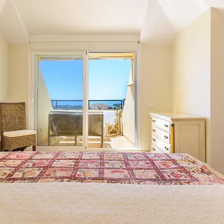 公寓 Elviria Hills Penthouse - Idyllic Golf & Sea View Oasis In 马尔韦利亚