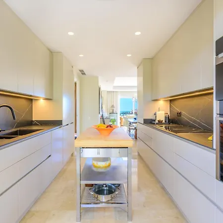 Elviria Hills Penthouse - Idyllic Golf & Sea View Oasis In *