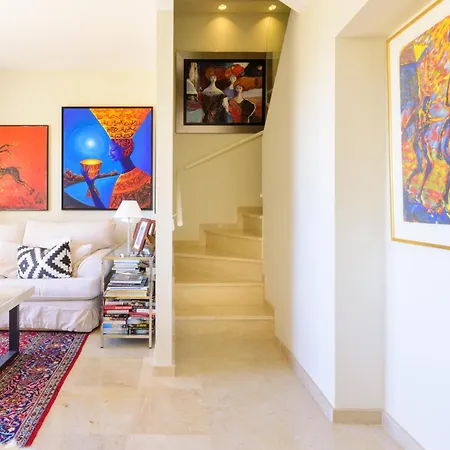 Elviria Hills Penthouse - Idyllic Golf & Sea View Oasis In 公寓 马尔韦利亚