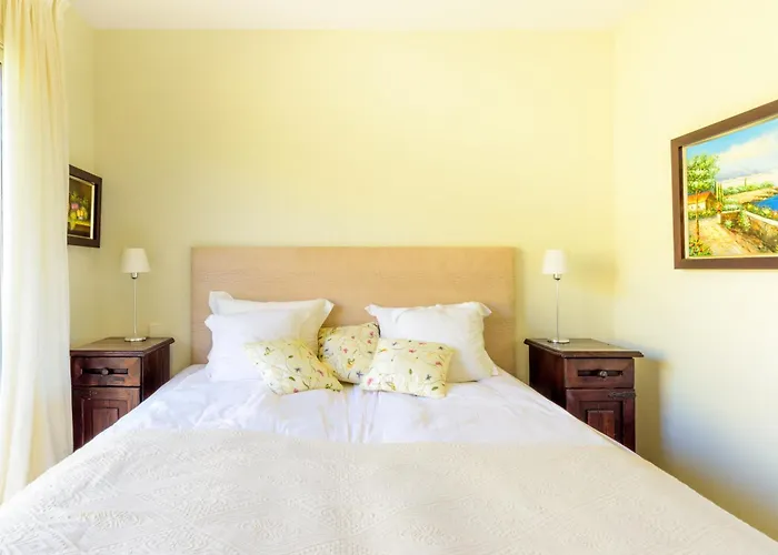 Elviria Hills Penthouse - Idyllic Golf & Sea View Oasis In Appartamento