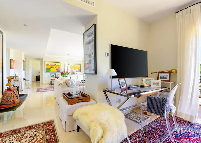 Elviria Hills Penthouse - Idyllic Golf & Sea View Oasis In *