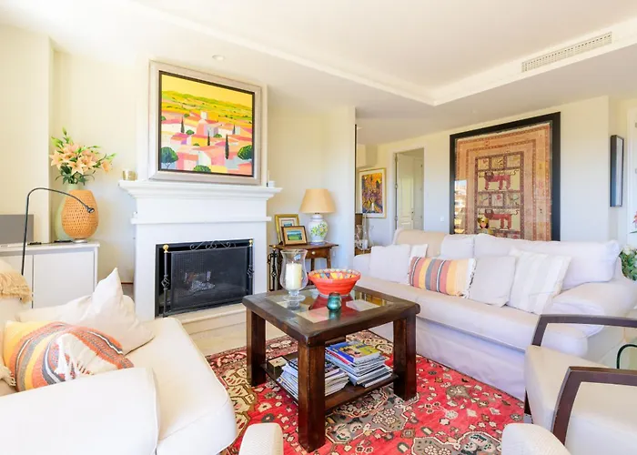 Elviria Hills Penthouse - Idyllic Golf & Sea View Oasis In Appartamento