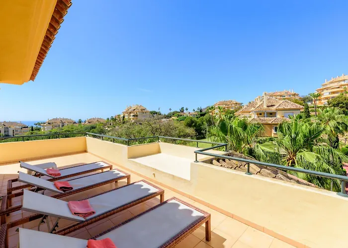 Elviria Hills Penthouse - Idyllic Golf & Sea View Oasis In Appartamento *