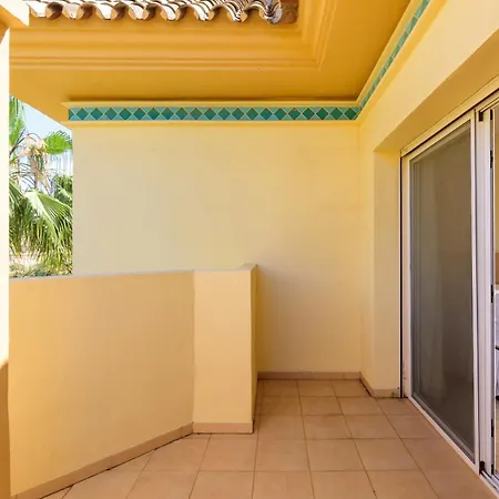 Elviria Hills Penthouse - Idyllic Golf & Sea View Oasis In *