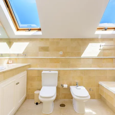 Elviria Hills Penthouse - Idyllic Golf & Sea View Oasis In Appartement Marbella