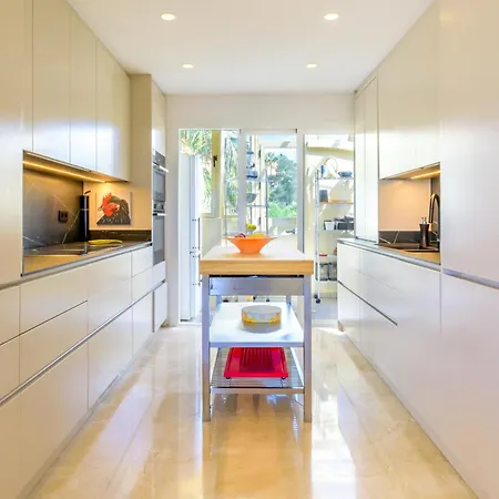 Elviria Hills Penthouse - Idyllic Golf & Sea View Oasis In
