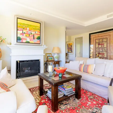 Elviria Hills Penthouse - Idyllic Golf & Sea View Oasis In Appartement